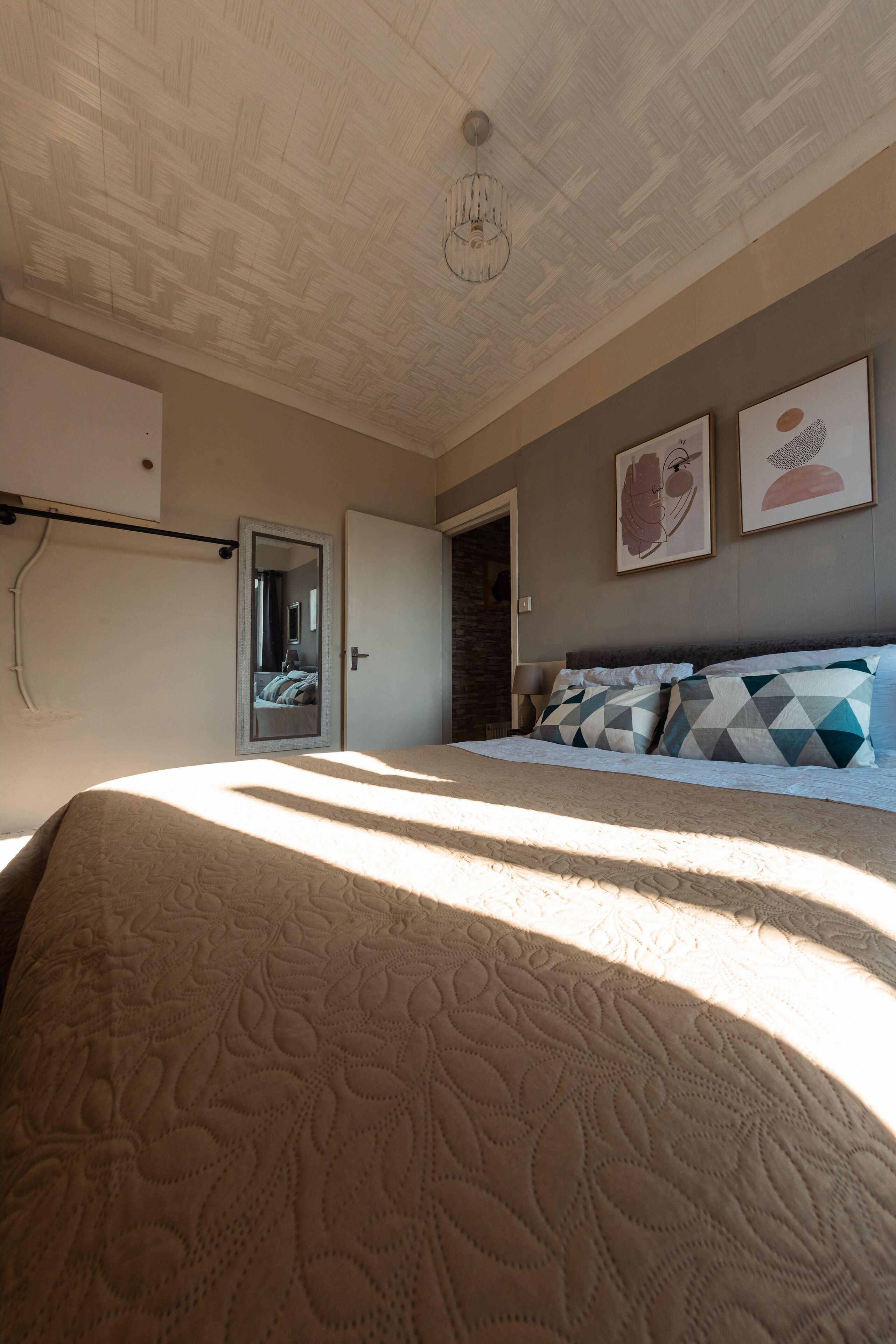 2 bedrooms, iron/ironing board, Internet, bed sheets