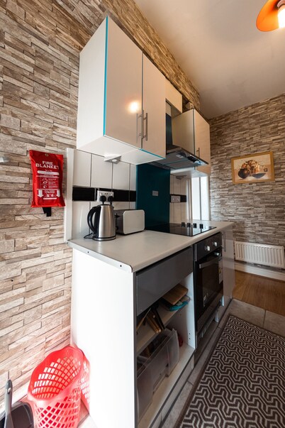 Cosy 1 Bed Apt in Lincoln with amenities & Parking,