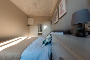1 bedroom, iron/ironing board, internet, bed sheets