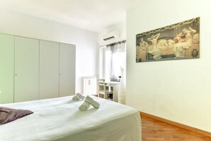 1 bedroom, desk, travel crib, free WiFi