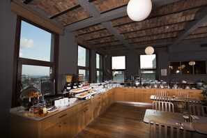 Desayuno continental todos los días (con cargo)