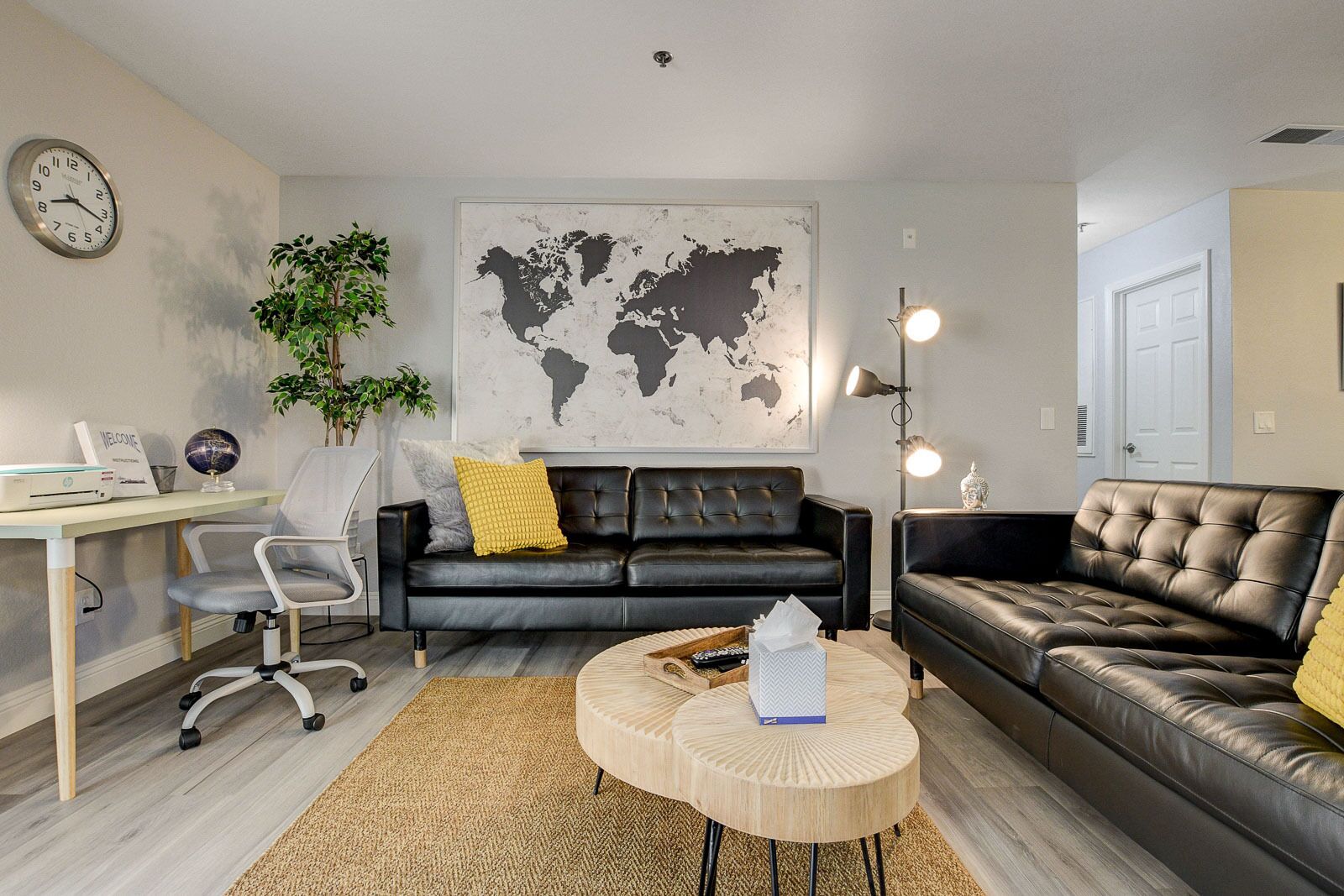 Smart-TV, Kamin, Drucker