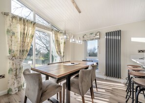 Unclassified image, 5 of 6, button