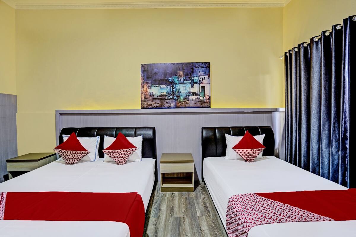 Desk, laptop workspace, free WiFi, bed sheets