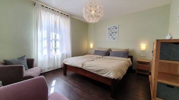 1 bedroom, WiFi (free), bed sheets