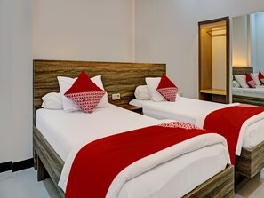 Superior Twin Room - OYO 92152 Hotel The Wong (Baturaja)
