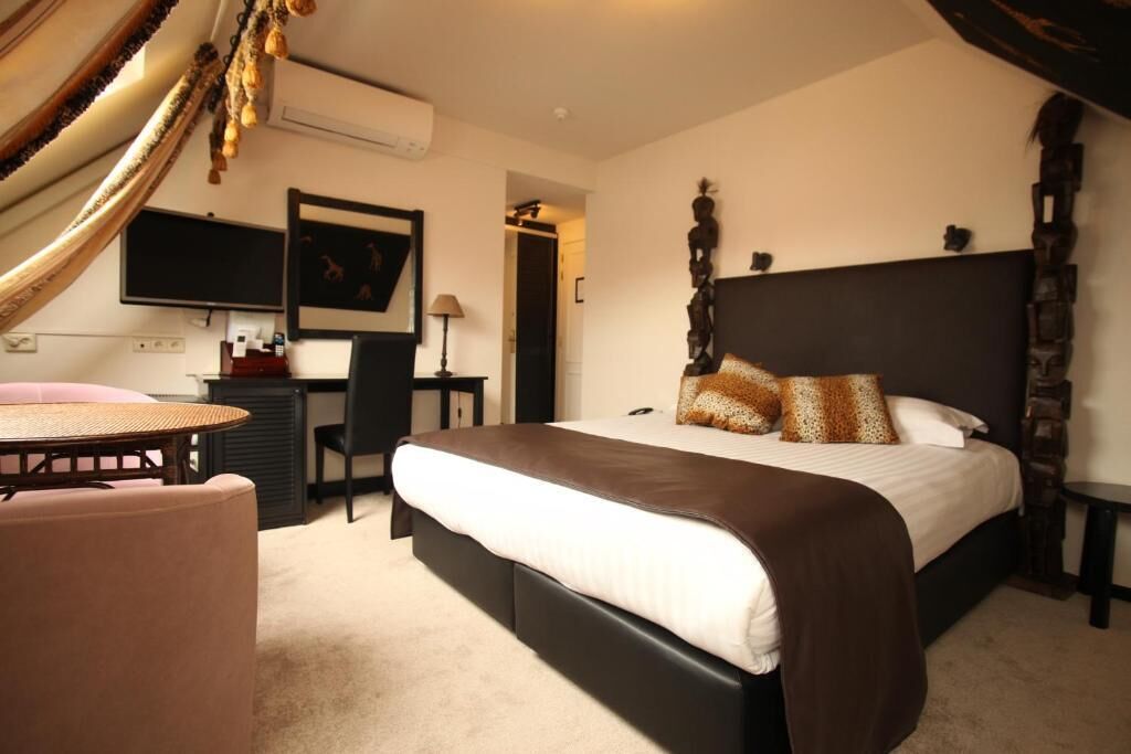 迷你吧、客房内保险箱、办公桌、隔音