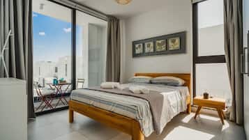 4 Schlafzimmer, Schreibtisch, Bügeleisen/Bügelbrett, Reisekinderbett