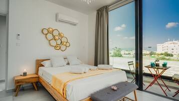 4 bedrooms, desk, iron/ironing board, travel cot