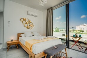 4 Schlafzimmer, Schreibtisch, Bügeleisen/Bügelbrett, Reisekinderbett