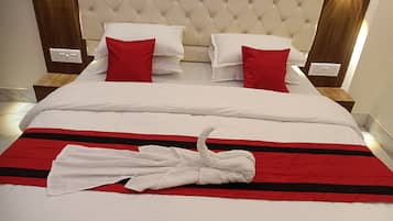 Deluxe Double Room, City View | Egyptian cotton sheets, premium bedding, down duvets, memory-foam beds