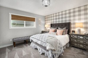 3 bedrooms, desk, iron/ironing board, free WiFi