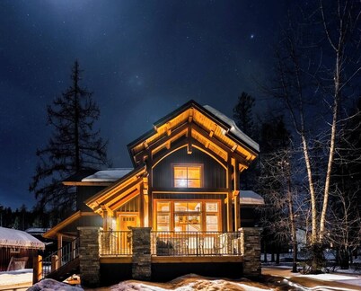 Discover mountain serenity at its finest in our stunning home, complete with a soothing hot tub.