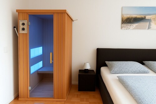 Ferienwohnung Bernstein ruhig, familienfreundlich mit Garten und Infrarot-Sauna