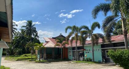 Super OYO 90483 Homestay Permata