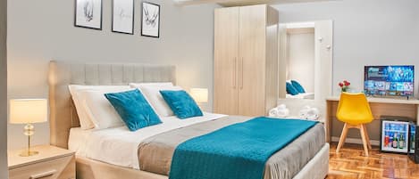 Comfort Triple Room | Frette Italian sheets, premium bedding, down comforters, pillowtop beds