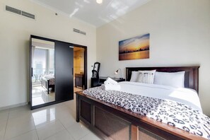 1 habitación, escritorio, tabla de planchar con plancha y wifi gratis 