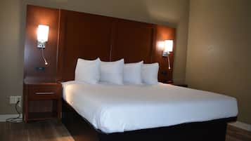 Room, 1 King Bed, Non Smoking | 1 bedroom, premium bedding, individually decorated