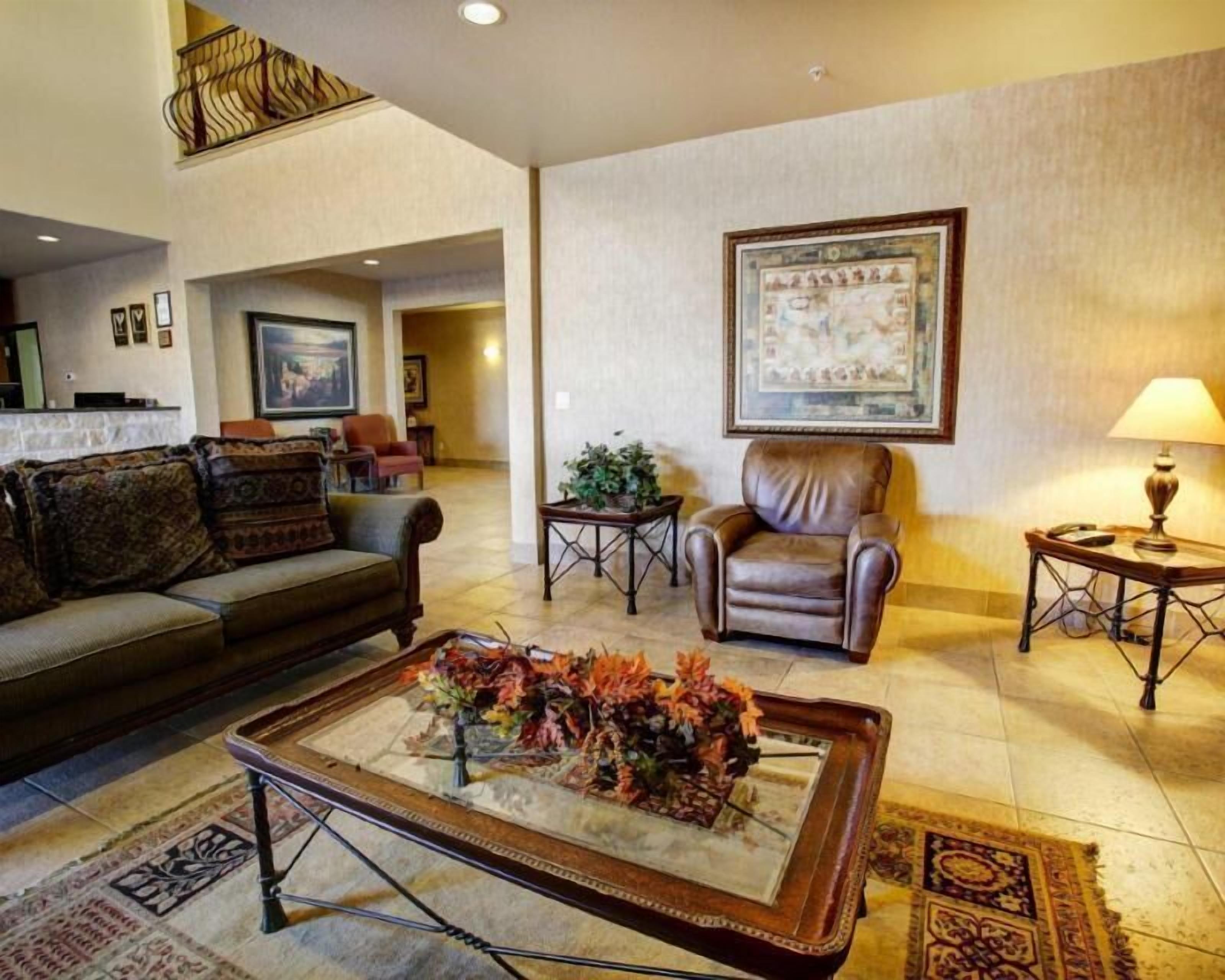 Living area | 55-inch flat-screen TV with cable channels
