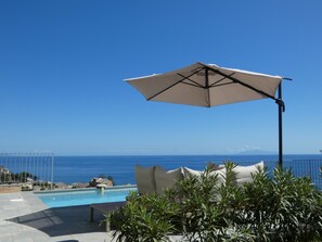 Outdoor pool, a heated pool - Villa NEPITA, swimming pool, sea view for 8 people, 4 bedrooms, ERBALUNGA, 20222 (Brando)