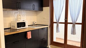 Fridge, microwave, stovetop - Rome Vatican Studio Flat (Roma)