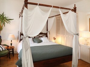 1 slaapkamer, een strijkplank/strijkijzer, internet, beddengoed