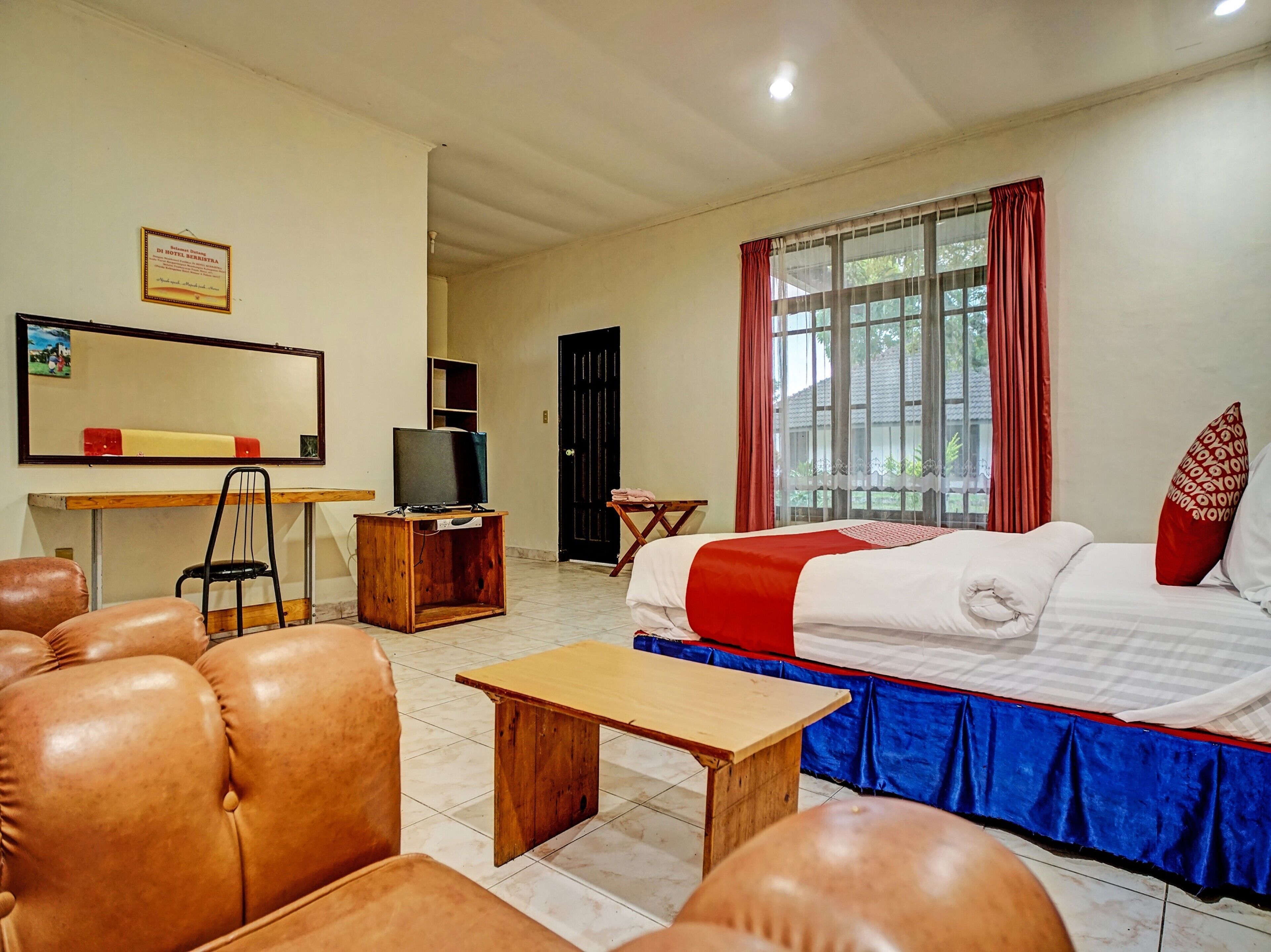 Free WiFi, bed sheets