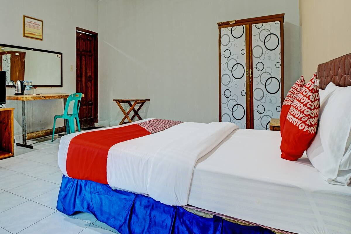 Free WiFi, bed sheets