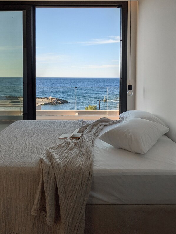 3 bedrooms, in-room safe, iron/ironing board, travel crib