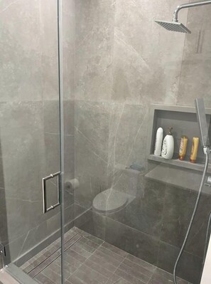 Toallas, jabón, shampoo