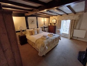 Standard Δίκλινο Δωμάτιο (Double) | Κλινοσκεπάσματα υψηλής ποιότητας, μοναδική διακόσμηση