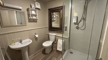 Double Room, Ensuite | Bathroom | Shower, rainfall showerhead, free toiletries, hair dryer