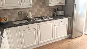 House | Private kitchen | Fridge, microwave, oven, stovetop