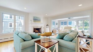 Smart TV - Bliss Street Beach House (Scarborough)