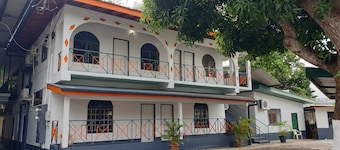 Queen's Comfort Inn