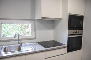 Kühlschrank, Ofen, Herdplatte, Geschirrspüler