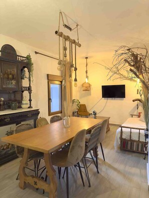 Dining - Las Fuentezuelas Farm - El Almendro (Carataunas)