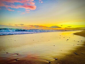 Plage à proximité, chaises longues