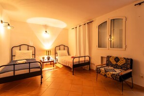 4 bedrooms, iron/ironing board, free WiFi, bed sheets