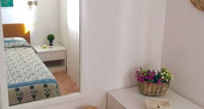 Cozy apartment within walking distance of sandy beach