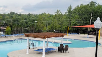 Seasonal outdoor pool, open 11:00 AM to 7:00 PM, pool loungers