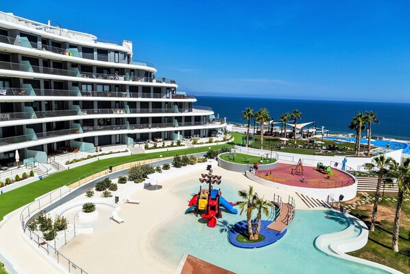 Outdoor pool, an infinity pool