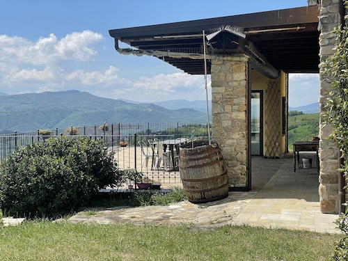 Villa Cavalieri in Vedriano with a panoramic view of the Reggio Emilia hills