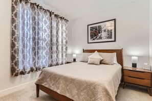 3 Schlafzimmer, Schreibtisch, Bügeleisen/Bügelbrett, kostenloses WLAN