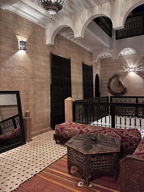 Interior - Privatize an entire Typical Riad at the Marrakech Medina Center (Marrakech)