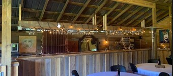 Beachwoods Inn