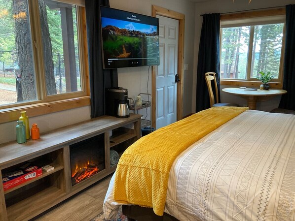 1 slaapkamer, een bureau, gratis wifi, beddengoed