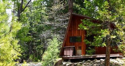 The Cabin - Winter Couple Escape