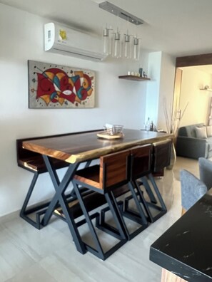 Dining - Beautiful 3 Bed 2 Bath Condo 1/2 a block to the beach. 5 min to Bucerias Centro (Bucerías)