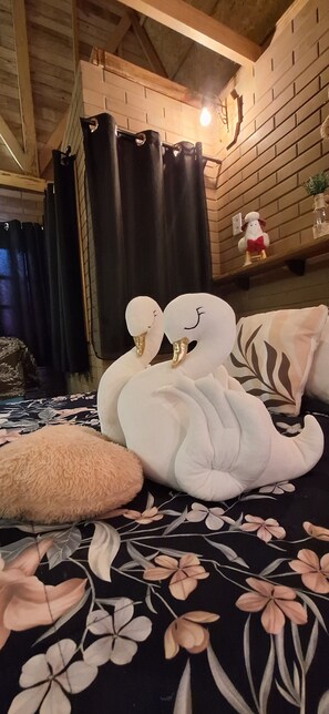 Yksilöllisesti sisustettu, yksilöllisesti kalustettu, vauvan matkasänky